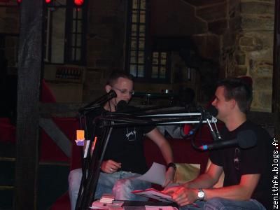 Jerem et Vince en direct a la radio dans un bar !!!